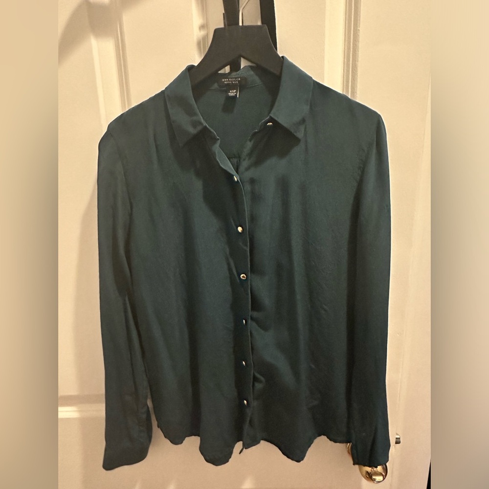 Ann Taylor 100% silk shirt